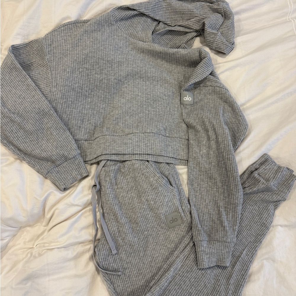 ALO Yoga Muse Light Gray Ribbed Sweatpants and Hoodie Set